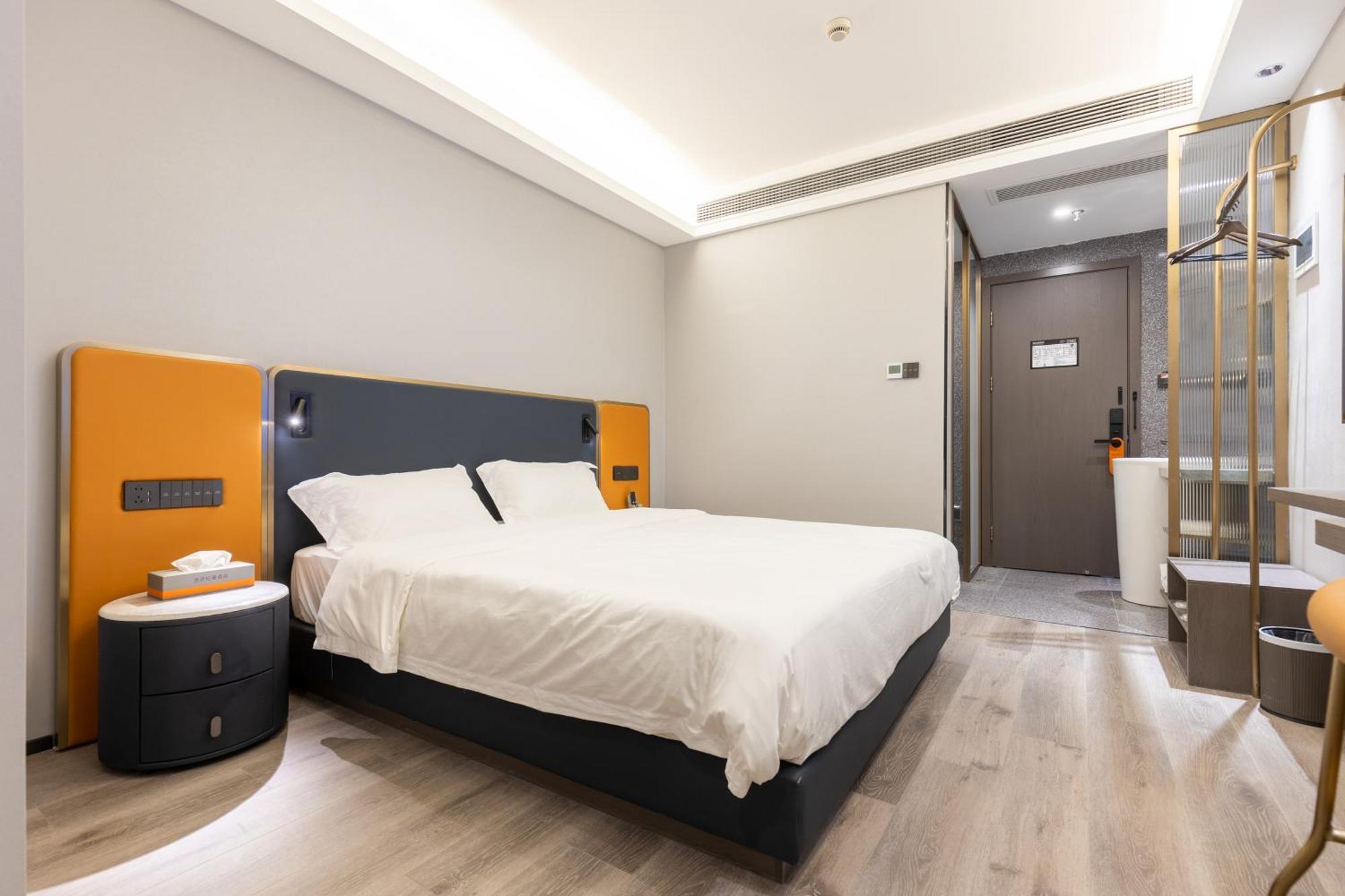 Hotel Pengpai Light Luxury 2*